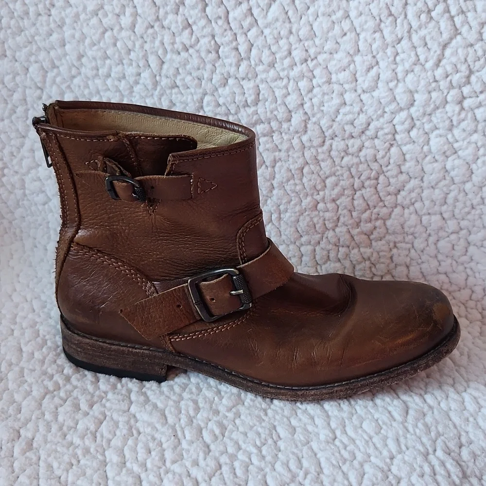 Frye Heavily Distressed Geuine Leather Buckle Detail Heeled Chunky Ankel Boots